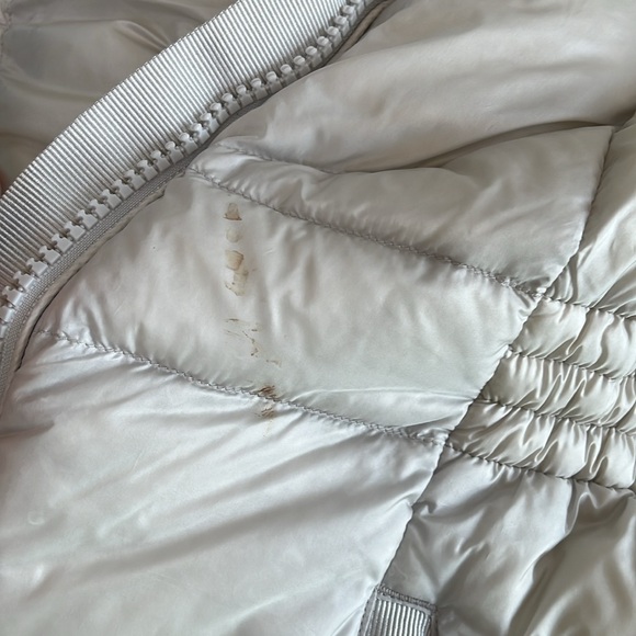 Athleta Ivory Banner Peak Down  Puffer Vest - Picture 5 of 5